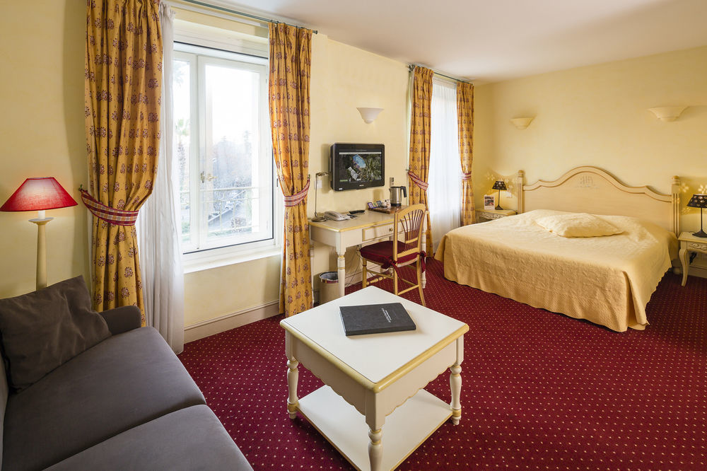 Hotel And Restaurant L Arena Фрежюс Экстерьер фото